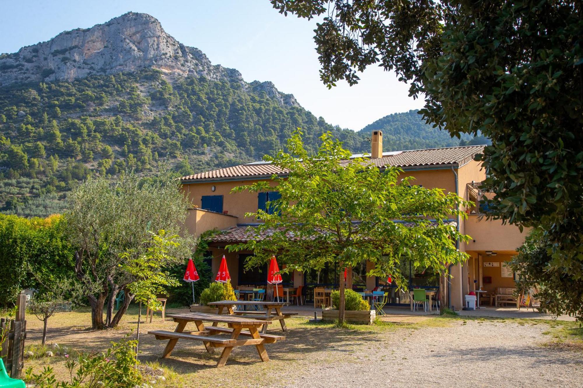 La Fontaine D'Annibal Hotel Buis-les-Baronnies Exterior photo